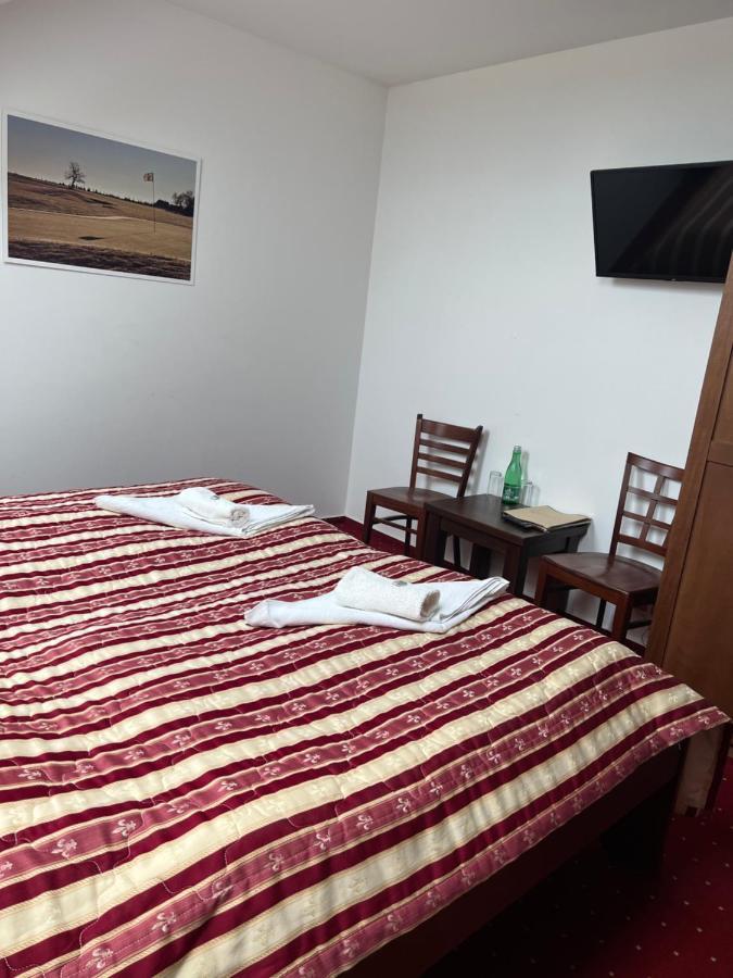 Hotel Krusnohorsky Dvur Cinovec Exterior photo